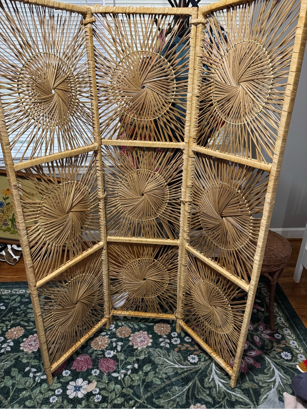 Vintage 1970s Boho Chic MCM Rattan Wicker Sunburst 3 Panel Room Divider - Picture 2 of 10